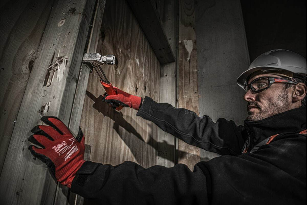 Новинка! Молоток плотницкий 0.45 кг стальной с прямым гвоздодером Milwaukee 4932478653