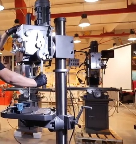 Профессиональный редукторный сверлильный станок с автоматической подачей пиноли шпинделя 1,5 кВт 400 В JGHD-32PF Jet 50000860T