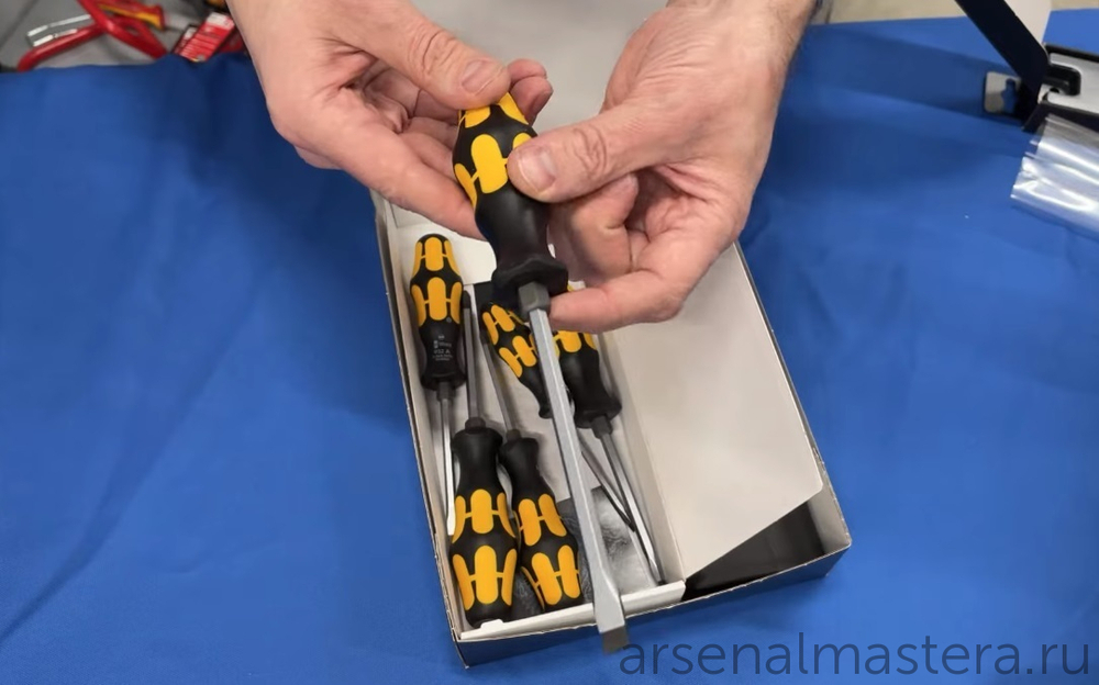 АКЦИЯ 2025 ХИТ! Набор 6 предметов ОТВЕРТКИ силовые с подставкой, PH 1 x 80 / 2 x 100, SL 0.6 x 3.5 x 80 / 0.8 x 4.5 x 90 / 1 x 5.5 x 100 932/6 018282 WERA WE-018282
