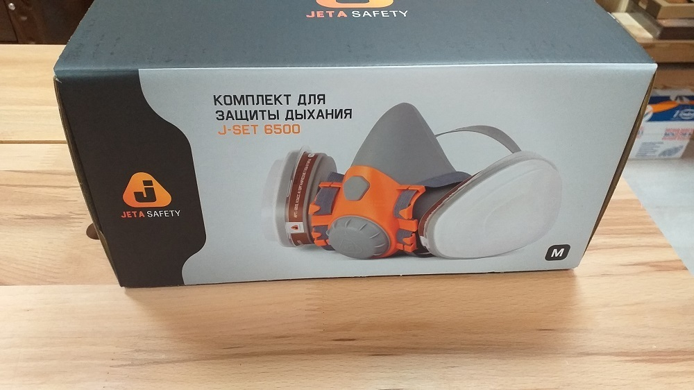 Комплект защитный Jeta Safety 6500 : Полумаска 1 шт, фильтры A1 2 шт, предфильтры P2 4 шт, держатели 2 шт, перчатки нитриловые 1 пара, размер М 1292891