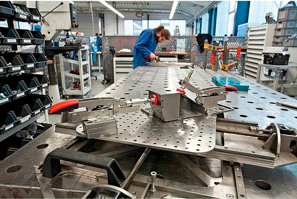 ХИТ! Зажим с выдвигаемым упором на горизонтальном основании BESSEY BE-STC-IHH25
