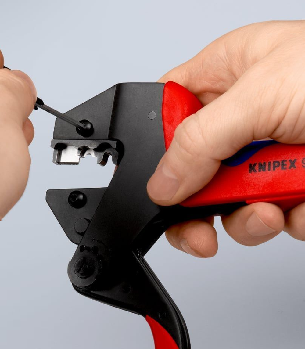 АКЦИЯ НОЯБРЬ 2025! Пресс - клещи системные KNIPEX без плашек в пластиковом кейсе, длина 200 мм. Для опрессовки, для сменных опрессовочных плашек. Для более тысячи видов опрессовки контактов KN-9743200