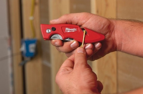 ХИТ! Нож складной многофункциональный с хранением лезвий FASTBACK MILWAUKEE 4932471358
