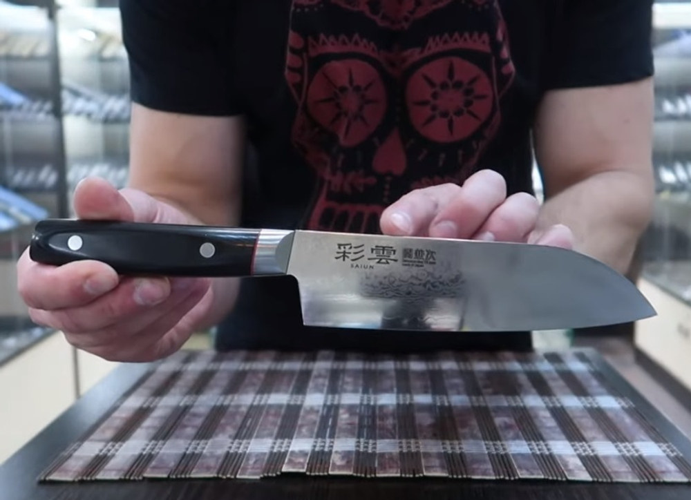 Шеф Нож японский кухонный Сантоку Kanetsugu Saiun Damascus длина лезвия 170 мм сталь VG-10 33 слоя, рукоять микарта, заточка 10000 Tojiro 9003