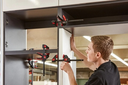 ХИТ! Струбцина пистолетного типа 0,75 кН, 150 x 60 мм, распор 125 - 270 мм BESSEY BE-EZM15-6