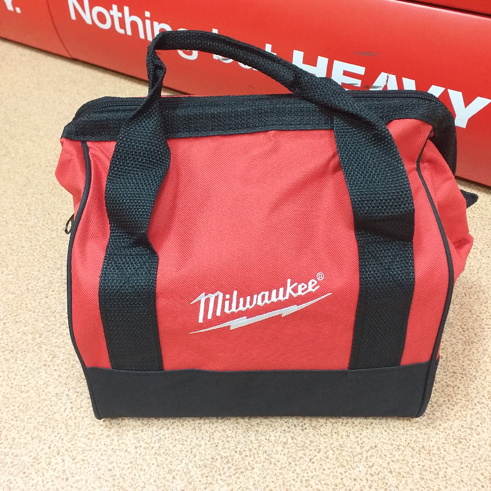 УДОБНЫЙ КОМПЛЕКТ! M18 BOS125-502B Аккумуляторная шлифовальная машина BOS125-0 плюс 2 аккумулятора B5 5.0 Ач и зарядное устройство M12-18 C в сумке MILWAUKEE 4933464229