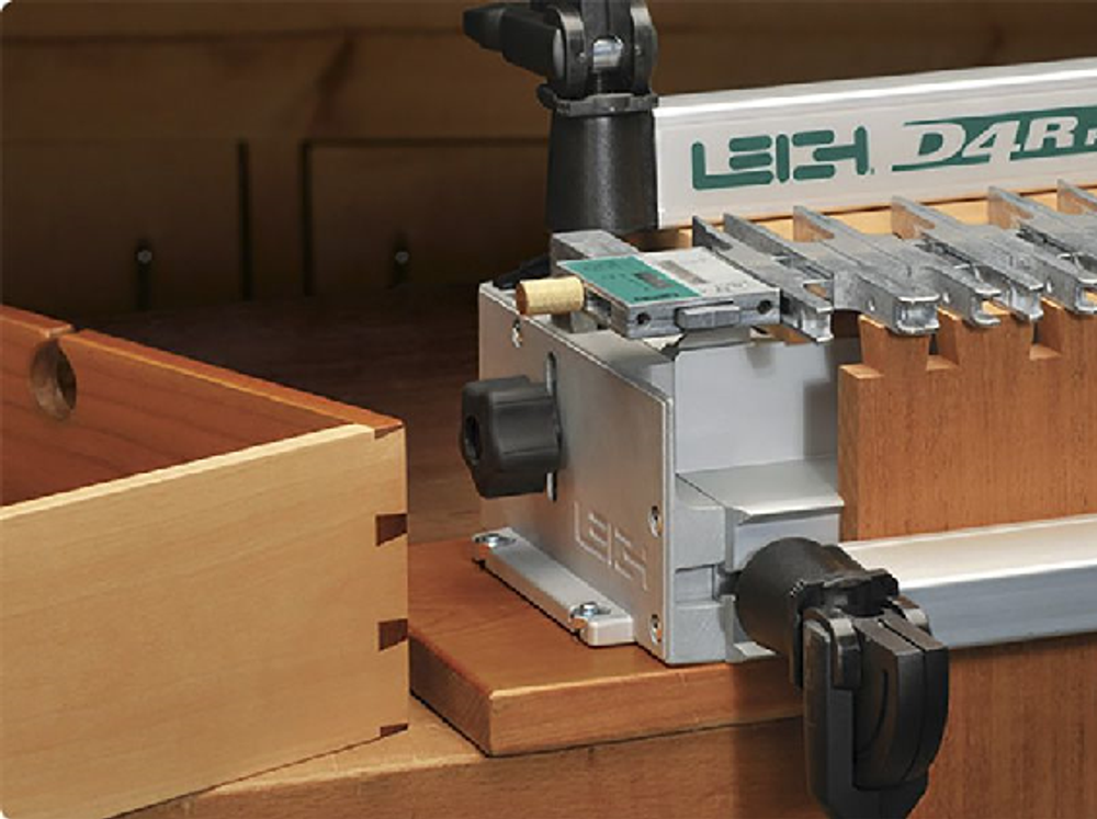Устройство для пылеудаления и поддержки фрезера для шипорезки Leigh D4R Pro VRSD24 М00012122