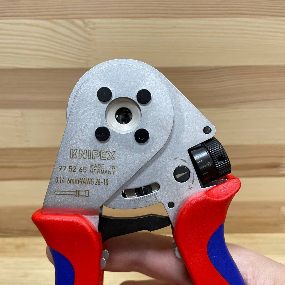 Пресс-клещи для тетрагональной опрессовки точеных контактов, с локатором, 0.14 - 6.0 мм2 , max 7.5 м KNIPEX KN-975265