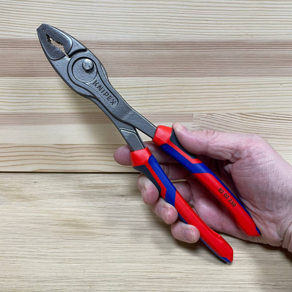 Новинка! Клещи с фронтальным и боковым захватами KNIPEX TwinGrip 250 мм, 7 позиций, зев 5 - 27 мм, 3-комп. ручки в блистере KN-8202250SB