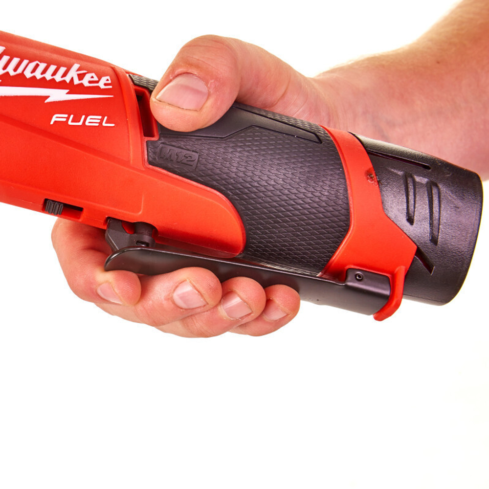 Легкий старт: Аккумуляторная импульсная трещотка Milwaukee M12 FUEL FIR12-0 4933459800