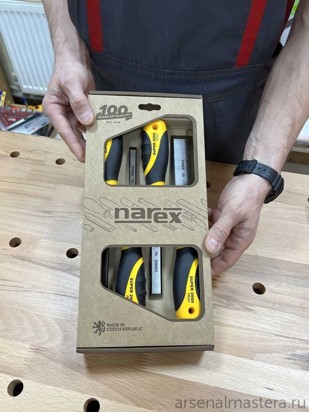 ЛЕТОМ НИЖЕ ХИТ! Набор столярных плоских стамесок 4 шт с ручкой Narex SUPER 2009 LINE PROFI 8, 10, 16, 32 мм в картонной коробке 860601