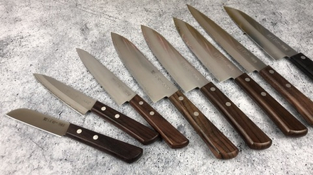 Шеф Нож японский Кухонный Поварской Kanetsugu Special Offer длина лезвия 180 мм сталь AUS-8/SUS410 3 слоя, рукоять розовое дерево, заточка 5000 Tojiro 2004